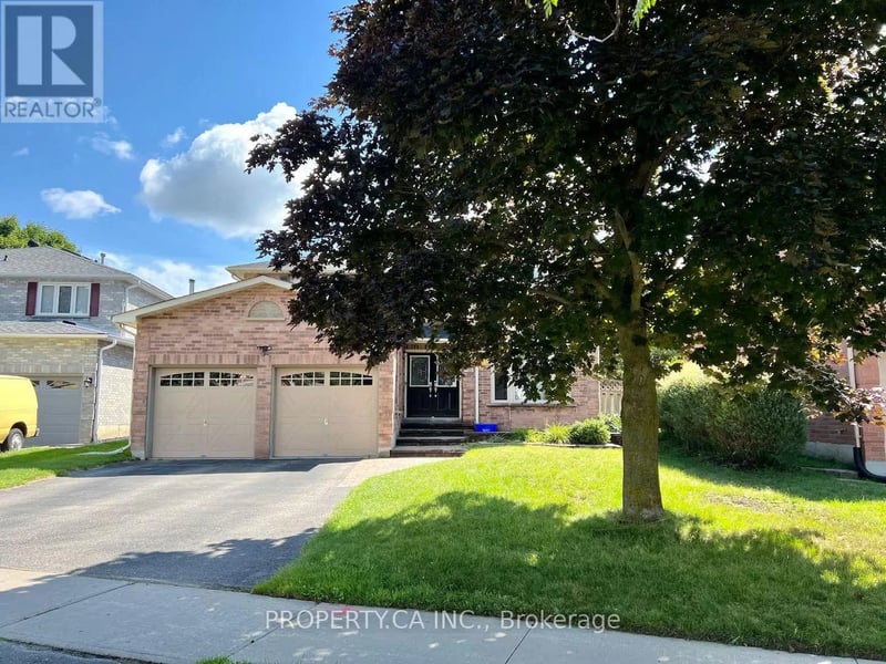 #Lower 746 Leslie Valley Drive, Newmarket (Huron Heights-Leslie Valley), Ontario, L3Y7J3, Newmarket (Huron Heights-Leslie Valley), Ontario — photo 1 of 5