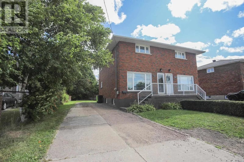 382 Farwell TER, Sault Ste. Marie, Ontario, P6C4B7, Sault Ste. Marie, Ontario — photo 1 of 5