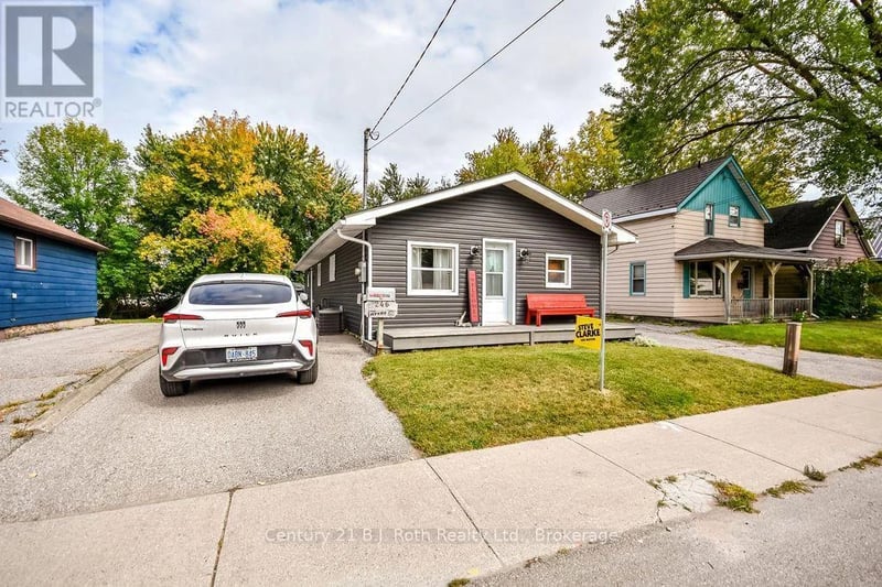 246 Gill Street, Orillia, Ontario, L3V4K4, Orillia, Ontario — photo 1 of 5