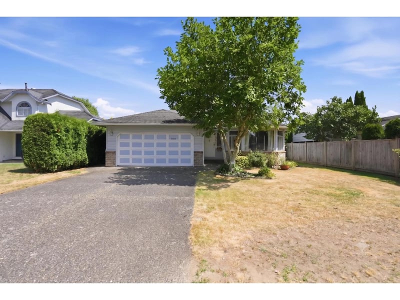 5088 207 Street, Langley, British Columbia, V3A7T8, Langley, British Columbia — photo 1 of 5