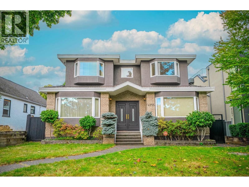 4255 15TH Avenue, Vancouver, British Columbia, V6R3A7, Vancouver, British Columbia — photo 1 of 5