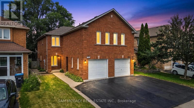 3847 Densbury Drive, Mississauga (Lisgar), Ontario, L5N6Z3, Mississauga (Lisgar), Ontario — photo 1 of 5
