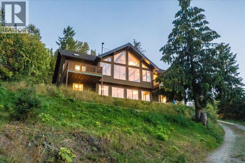 3213 VINDUSKY Road, Nelson, British Columbia, V1L6X7, Nelson, British Columbia — photo 1 of 5