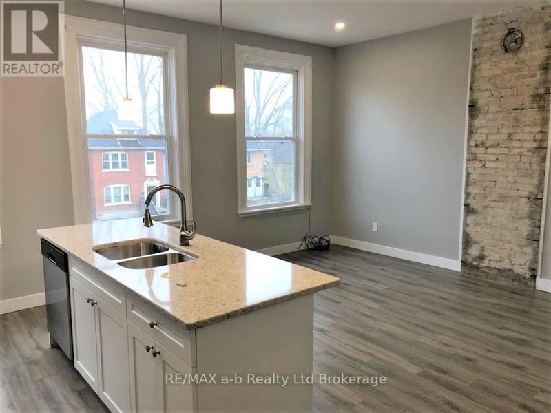 #2 44 Stanley Street, London South (South F), Ontario, N6C1B1, London South (South F), Ontario — photo 1 of 5
