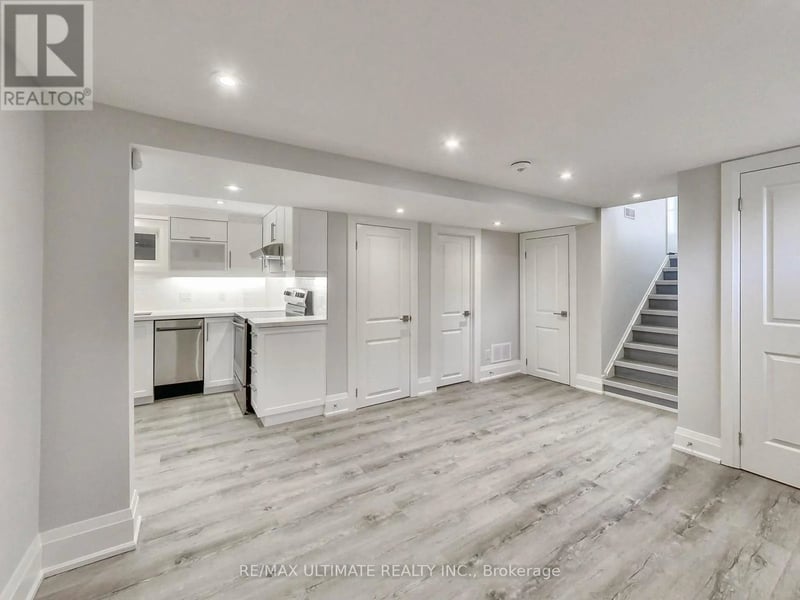 #Lower 614 Northcliffe Boulevard, Toronto (Oakwood Village), Ontario, M6E3L9, Toronto (Oakwood Village), Ontario — photo 1 of 5