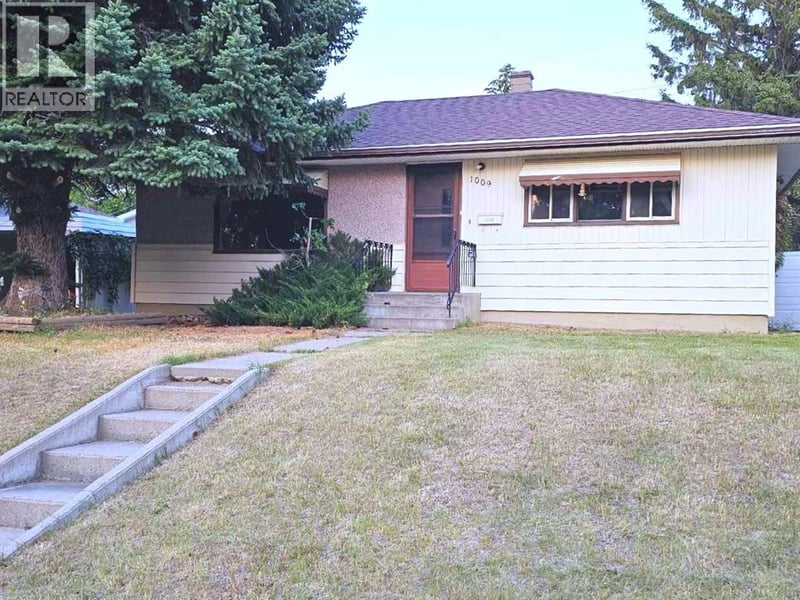 1009 18 Street North, Lethbridge, Alberta, T1H3H4, Lethbridge, Alberta — photo 1 of 5