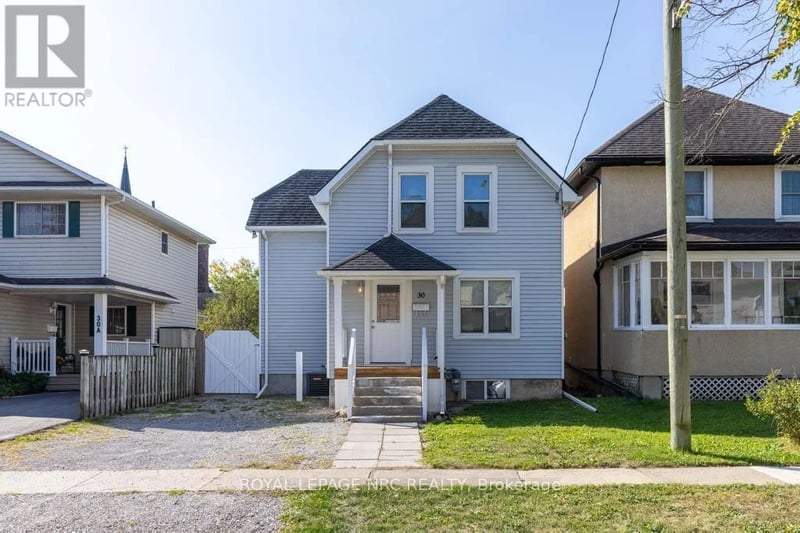 30 Walnut Street, St. Catharines (Secord Woods), Ontario, L2T1H5, St. Catharines (Secord Woods), Ontario — photo 1 of 5