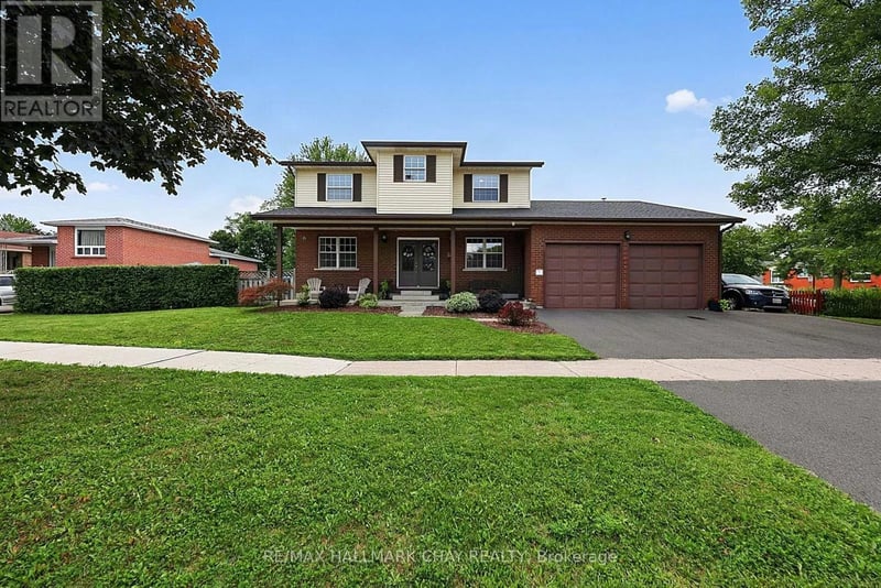 334 Parkwood Avenue, Bradford West Gwillimbury (Bradford), Ontario, L3Z2E4, Bradford West Gwillimbury (Bradford), Ontario — photo 1 of 5