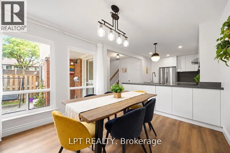 #110 155 Glovers Road, Oshawa (Samac), Ontario, L1G7A4, Oshawa (Samac), Ontario — photo 1 of 5
