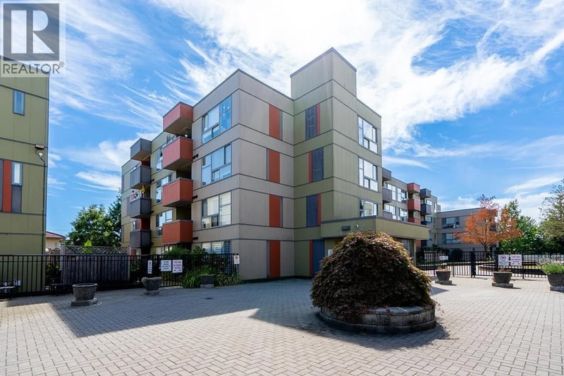 #208 12075 228 Street, Maple Ridge, British Columbia, V2X6M2, Maple Ridge, British Columbia — photo 1 of 5