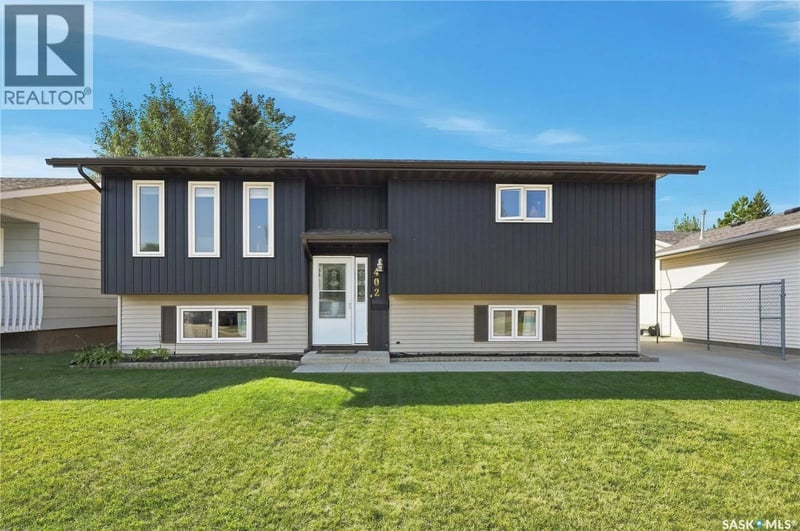 402 Fehr CRESCENT, Martensville, Saskatchewan, S0K2T0, Martensville, Saskatchewan — photo 1 of 5