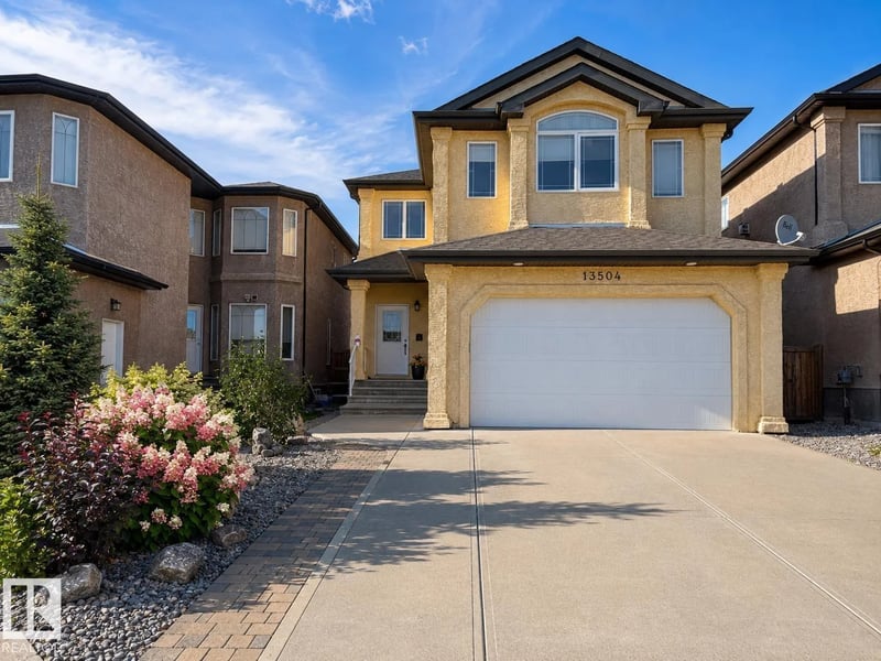 13504 163 AV NW, Edmonton, Alberta, T6V0G3, Edmonton, Alberta — photo 1 of 5