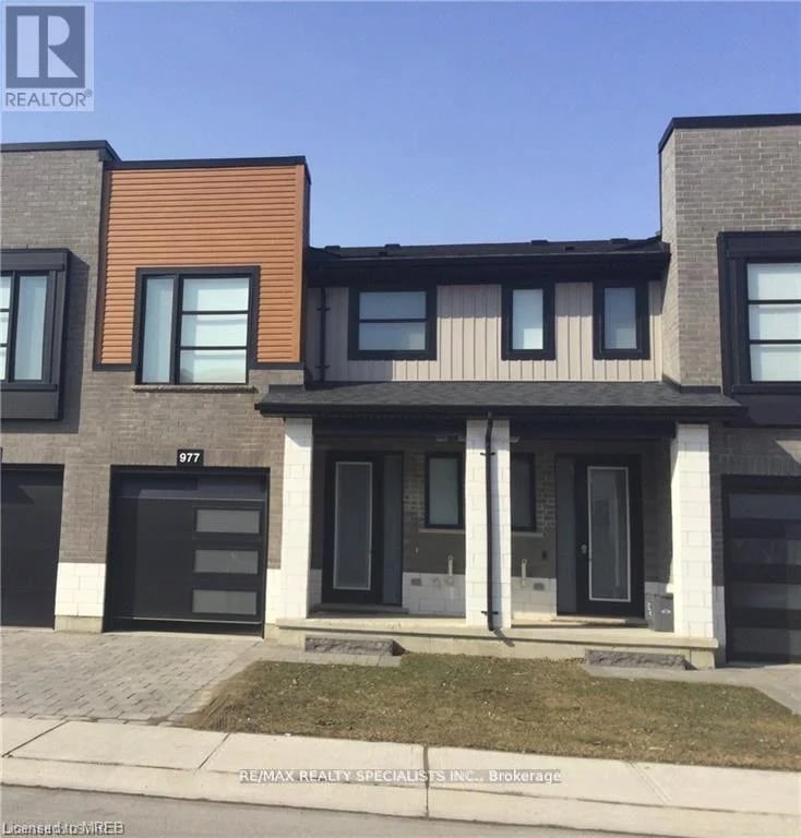 #977 977 West Village Square, London North (North M), Ontario, N6H0J7, London North (North M), Ontario — photo 1 of 5
