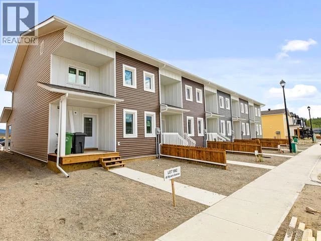 49 WYVERN AVENUE, Whitehorse, Yukon, Y1A0T6, Whitehorse, Yukon — photo 1 of 5