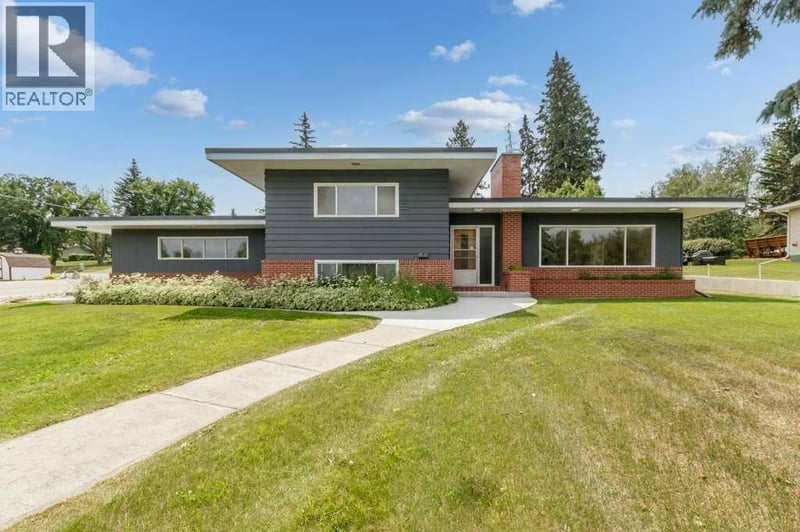 5307 48 Avenue, Sylvan Lake, Alberta, T4S1G5, Sylvan Lake, Alberta — photo 1 of 5