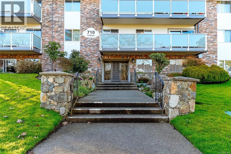 #204 710 Lampson Street, Esquimalt, British Columbia, V9A6A6, Esquimalt, British Columbia — photo 1 of 5