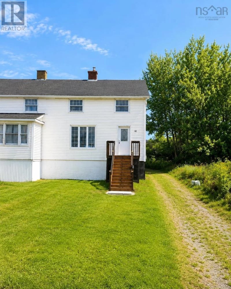 42 Richmond Street, Sydney, Nova Scotia, B1P1K6, Sydney, Nova Scotia — photo 1 of 5