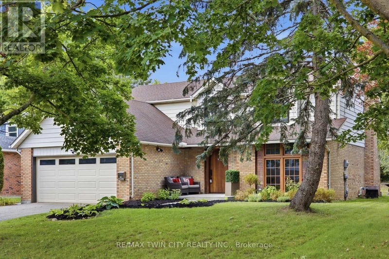 416 Clairbrook Crescent, Waterloo, Ontario, N2L5V7, Waterloo, Ontario — photo 1 of 5