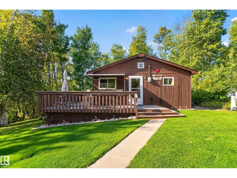 9 Horseshoe CR, Rural Lac Ste. Anne County, Alberta, T0E1A0, Rural Lac Ste. Anne County, Alberta — photo 1 of 5