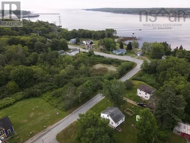 21 Elm Street, Brooklyn, Nova Scotia, B0J1H0, Brooklyn, Nova Scotia — photo 1 of 5
