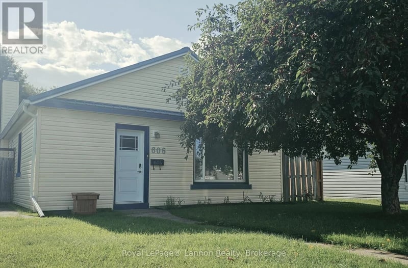 606 Kingsway, Thunder Bay (Hyde Park), Ontario, P7E2B1, Thunder Bay (Hyde Park), Ontario — photo 1 of 5