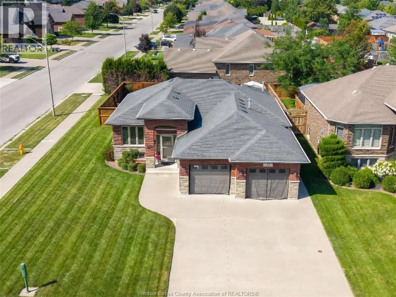 35 MARSHWOODS Boulevard, Kingsville, Ontario, N9Y0A7, Kingsville, Ontario — photo 1 of 5