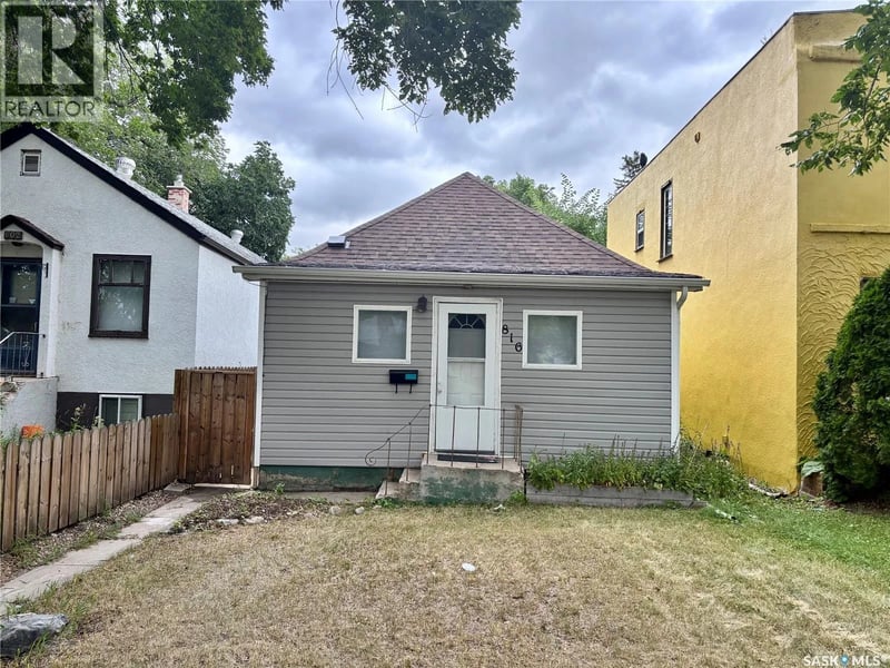 816 I AVENUE S, Saskatoon, Saskatchewan, S7M1Z3, Saskatoon, Saskatchewan — photo 1 of 5