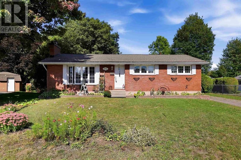 75 Joel CT, Sault Ste. Marie, Ontario, P6A5E7, Sault Ste. Marie, Ontario — photo 1 of 5