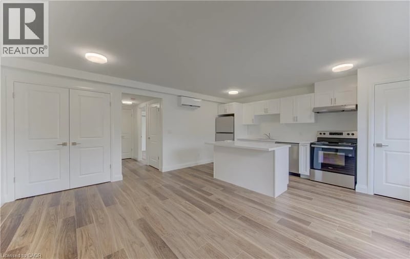 #B 93 KINZIE Avenue, Kitchener, Ontario, N2A1S5, Kitchener, Ontario — photo 1 of 5