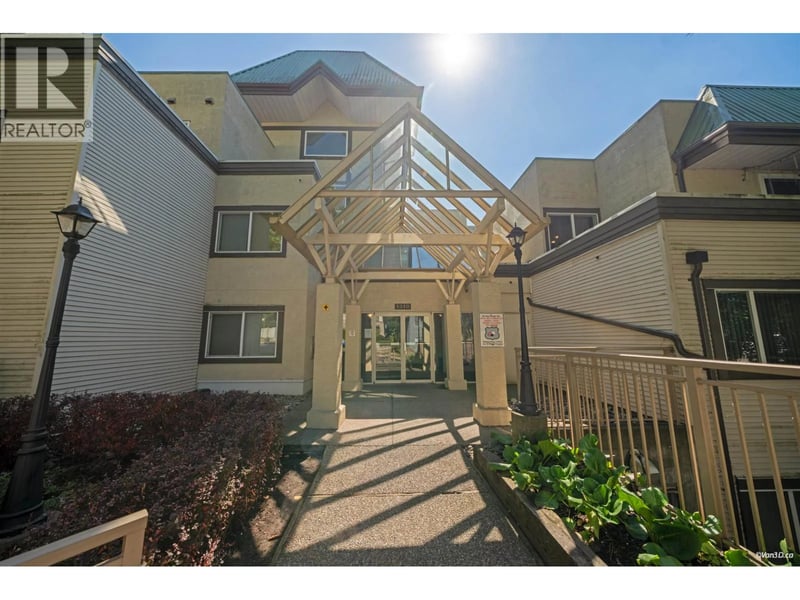 #817 1310 CARIBOO Street, New Westminster, British Columbia, V3M1X2, New Westminster, British Columbia — photo 1 of 5