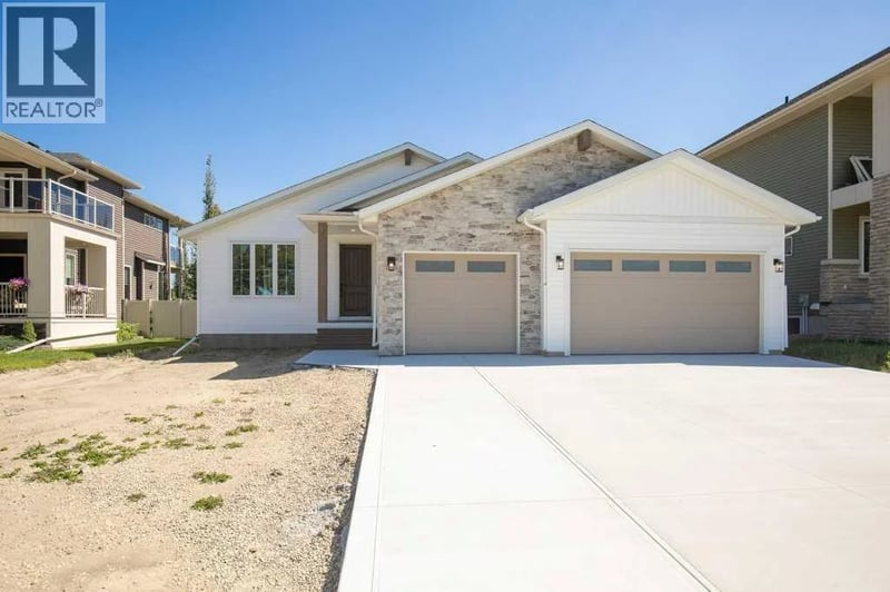 4975 60 Avenue, Innisfail, Alberta, T4G0N6, Innisfail, Alberta — photo 1 of 5