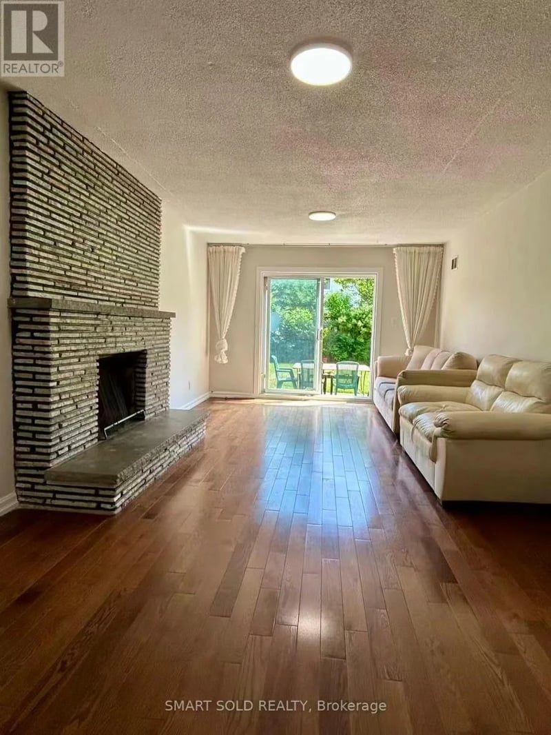 31 Silas Hill Drive, Toronto (Don Valley Village), Ontario, M2J2X8, Toronto (Don Valley Village), Ontario — photo 1 of 5