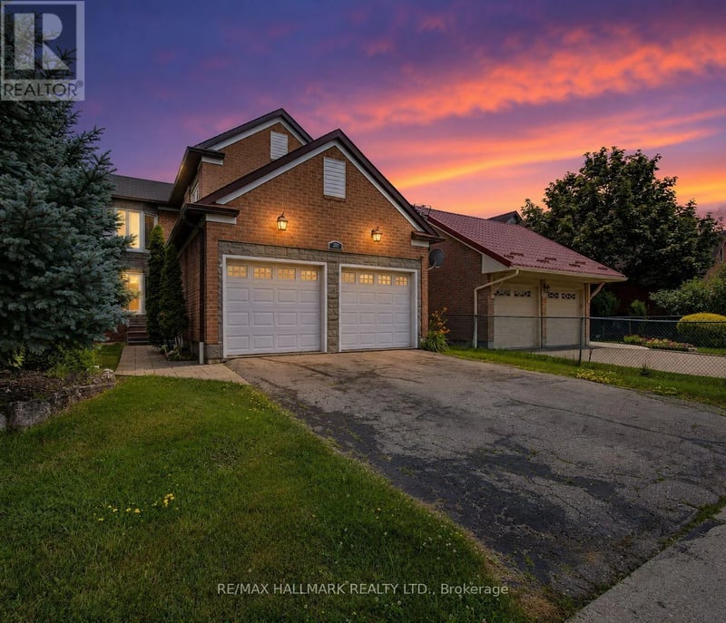 329 Kingsbridge Garden Circle, Mississauga (Hurontario), Ontario, L5R1K9, Mississauga (Hurontario), Ontario — photo 1 of 5