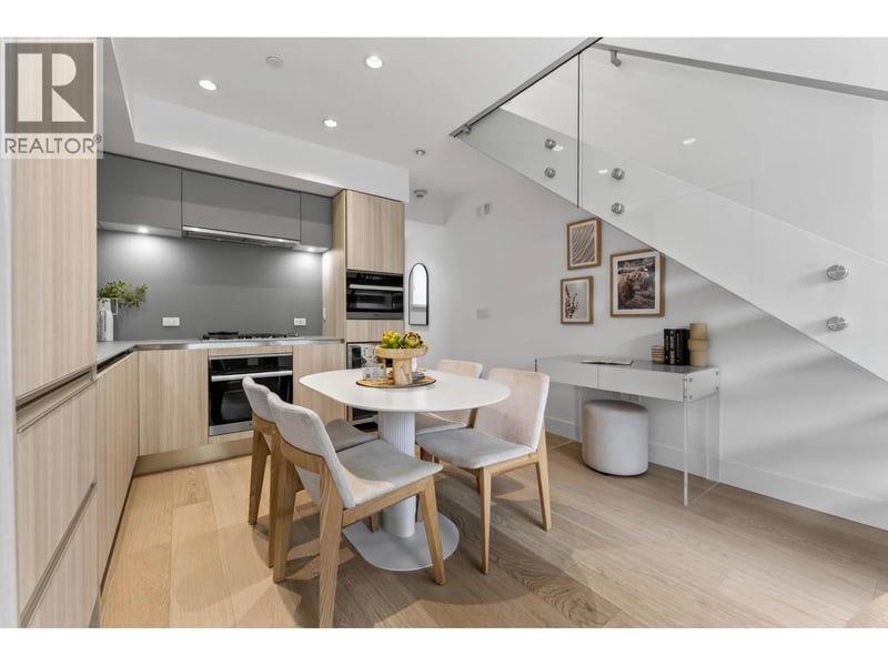 150 WOODSTOCK Avenue, Vancouver, British Columbia, V5Y0N1, Vancouver, British Columbia — photo 1 of 5