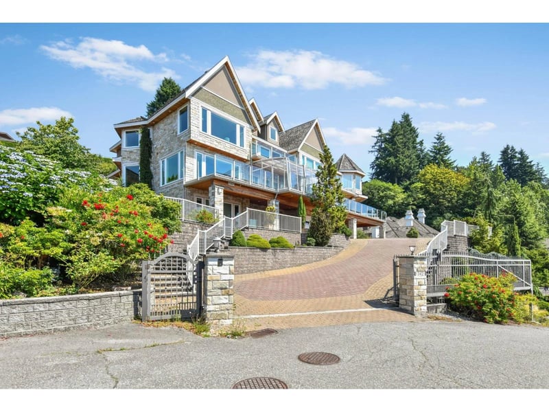 13421 55A Avenue, Surrey, British Columbia, V3X3B5, Surrey, British Columbia — photo 1 of 5