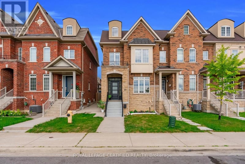 23 Charlie Jordan Road, Toronto (Humberlea-Pelmo Park), Ontario, M9M0B7, Toronto (Humberlea-Pelmo Park), Ontario — photo 1 of 5