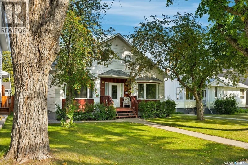 1519 Munroe AVENUE S, Saskatoon, Saskatchewan, S7H2G6, Saskatoon, Saskatchewan — photo 1 of 5