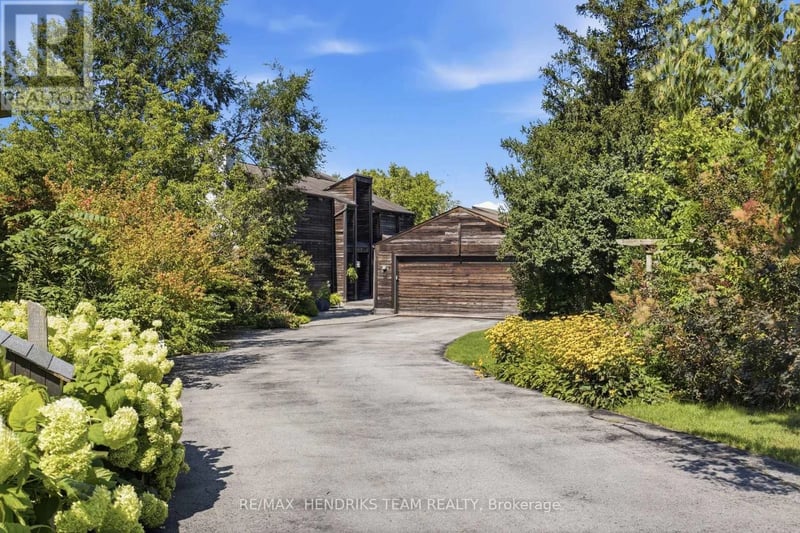 10 Vergorda Circle, St. Catharines (Glendale/Glenridge), Ontario, L2T2P2, St. Catharines (Glendale/Glenridge), Ontario — photo 1 of 5