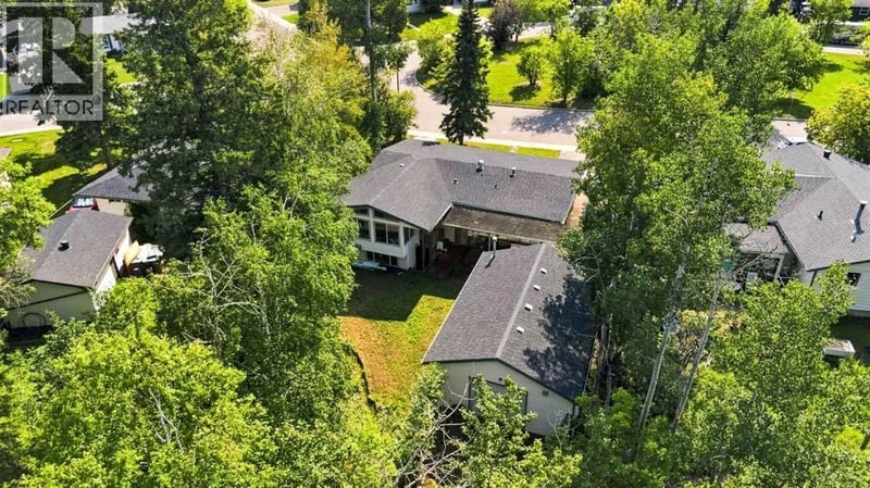 25 Crescent Heights, Fort McMurray, Alberta, T9H1L6, Fort McMurray, Alberta — photo 1 of 5