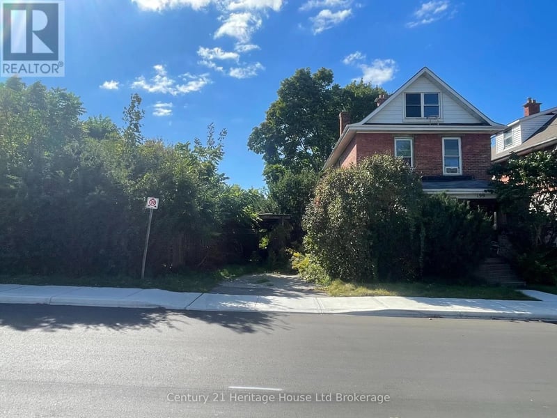 199 Wellington Street North, Woodstock (Woodstock - North), Ontario, N4S6R7, Woodstock (Woodstock - North), Ontario — photo 1 of 5