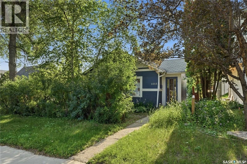 1015 J AVENUE N, Saskatoon, Saskatchewan, S7L2L3, Saskatoon, Saskatchewan — photo 1 of 5