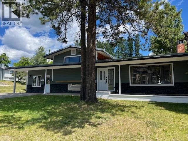 325 4th Avenue, Kimberley, British Columbia, V1A2Z2, Kimberley, British Columbia — photo 1 of 5