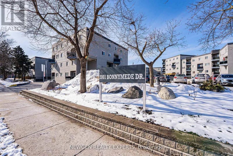#88 2001 Bonnymede Drive, Mississauga (Clarkson), Ontario, L5J4H8, Mississauga (Clarkson), Ontario — photo 1 of 5