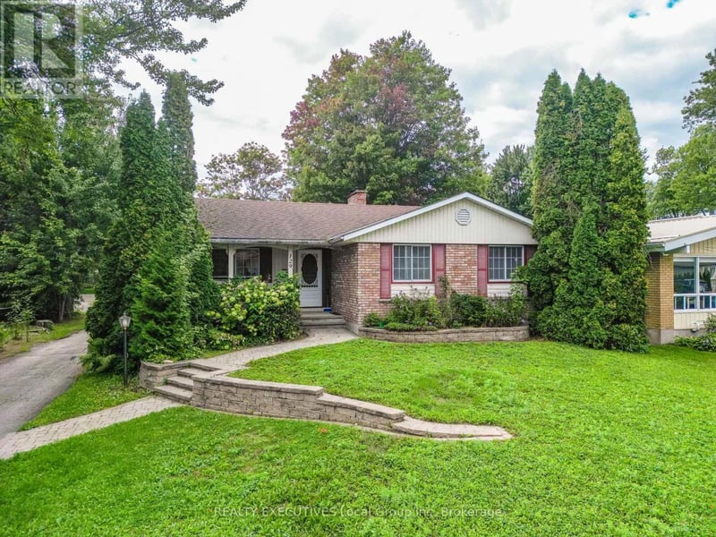129 Campbell Avenue, North Bay (Ferris), Ontario, P1A1W1, North Bay (Ferris), Ontario — photo 1 of 5