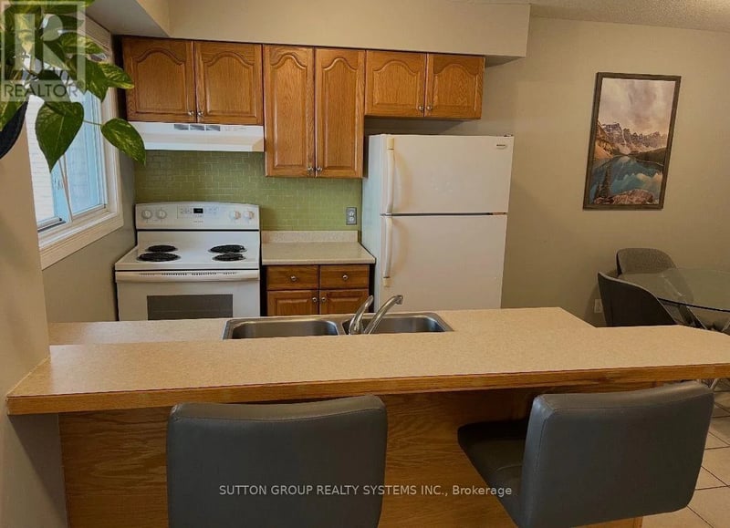 #19 211 Veronica Drive, Kitchener, Ontario, N2A2R8, Kitchener, Ontario — photo 1 of 5