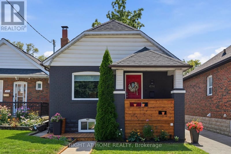 494 Donlands Avenue, Toronto (East York), Ontario, M4J3S6, Toronto (East York), Ontario — photo 1 of 5