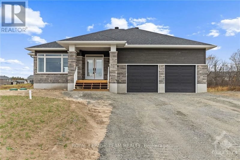 19 Irvin Woermke Street, McNab/Braeside, Ontario, K0A1G0, McNab/Braeside, Ontario — photo 1 of 5
