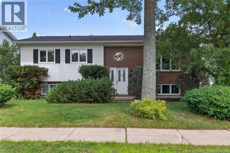 343 Glencairn Drive, Moncton, New Brunswick, E1G2B3, Moncton, New Brunswick — photo 1 of 5