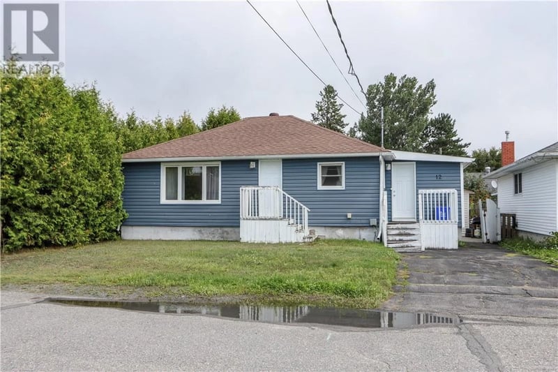 12 Oakwood Avenue, Capreol, Ontario, P0M1H0, Capreol, Ontario — photo 1 of 5