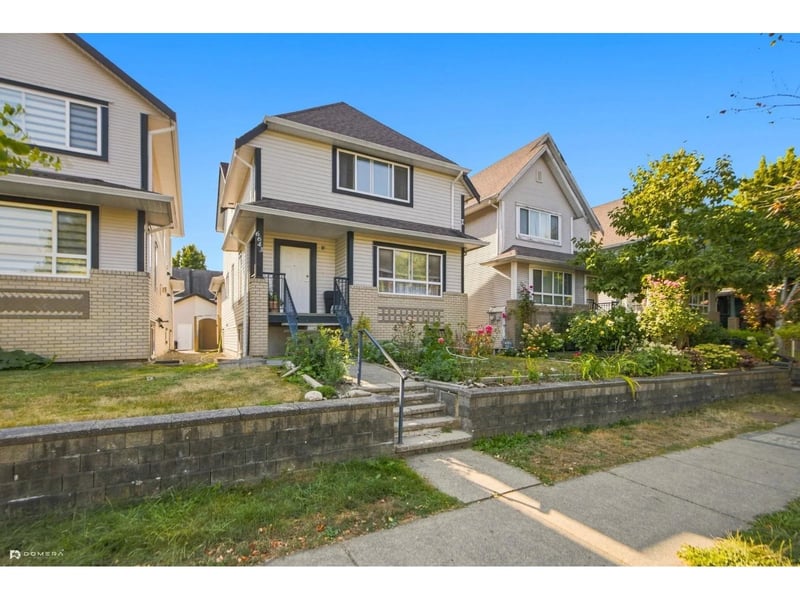 6643 127 Street, Surrey, British Columbia, V3W1G5, Surrey, British Columbia — photo 1 of 5